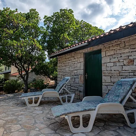House Jasmina بيت للعطل